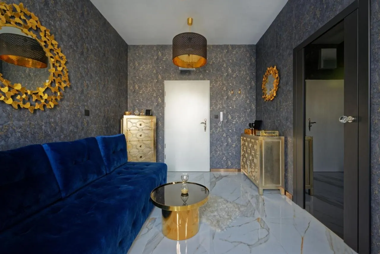 Sensual Apartment Venetian Mirror Poznań